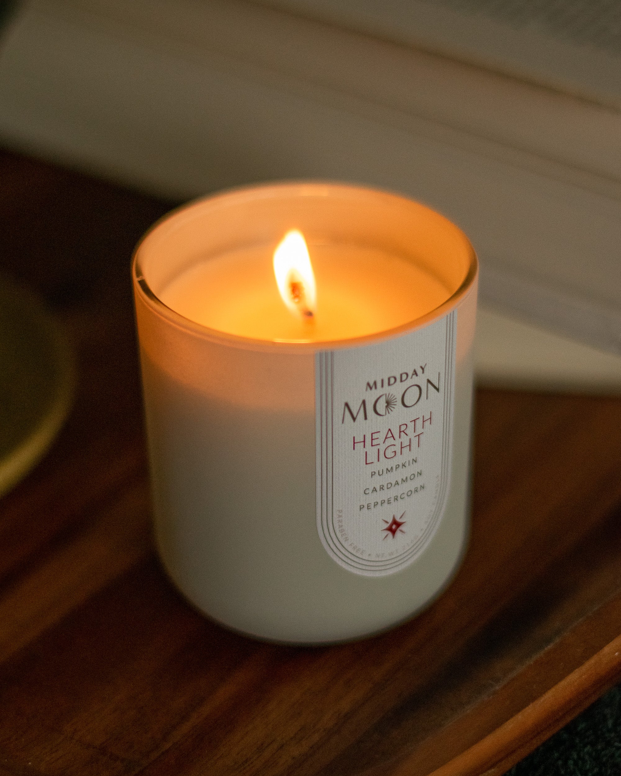 A light hearthlight candle